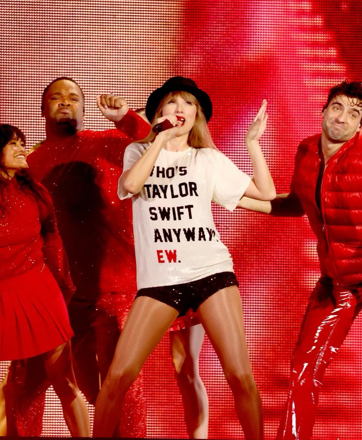 Camiseta who’s taylor swift anyway? ew.