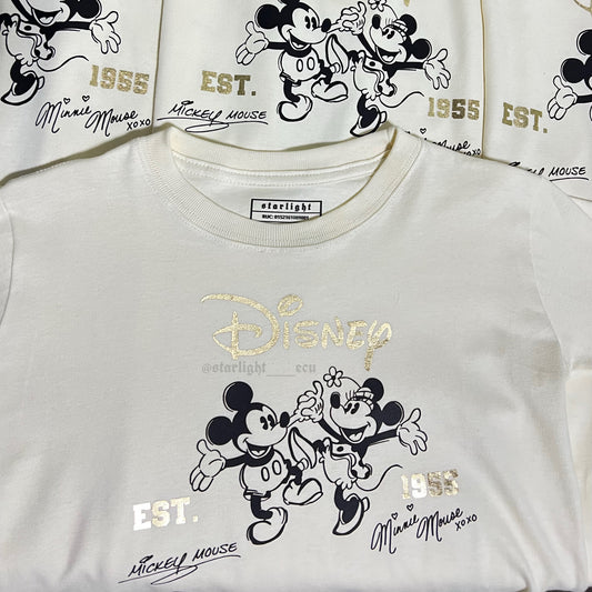 Camiseta Disneyland letras doradas