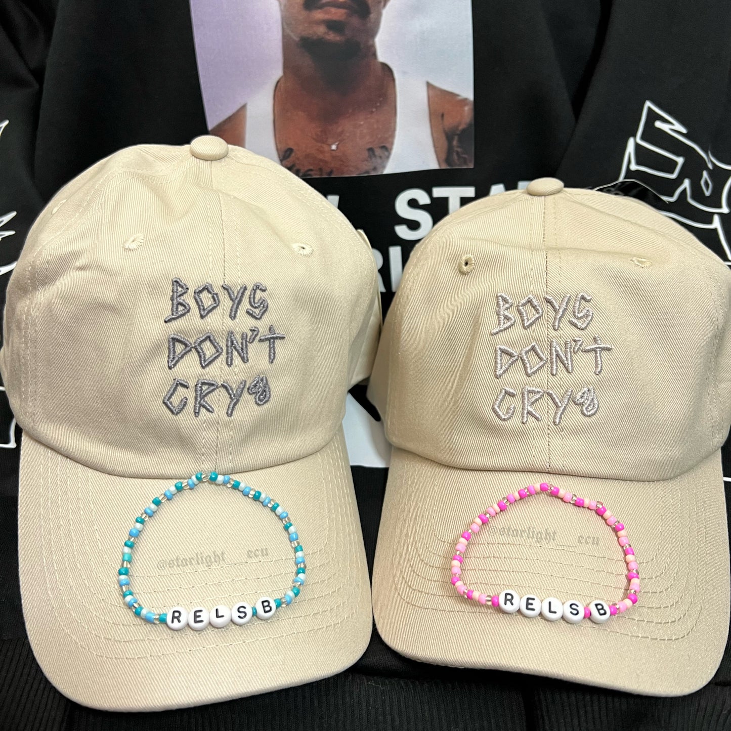 Gorras bordadas boys don’t cry + pulseras rels b