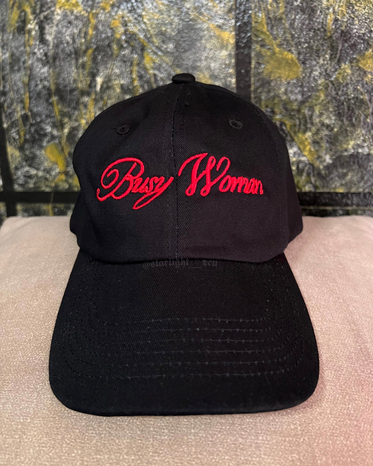 Gorra bordada busy woman