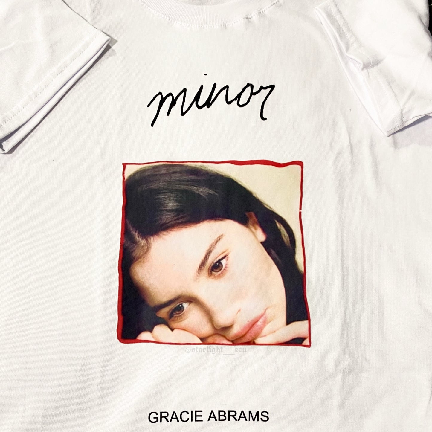 Camiseta minor Gracie Abrams