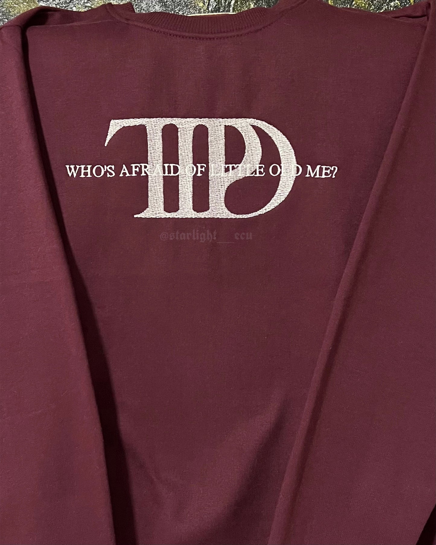 Buzo bordado who’s afraid of little old me? ttpd