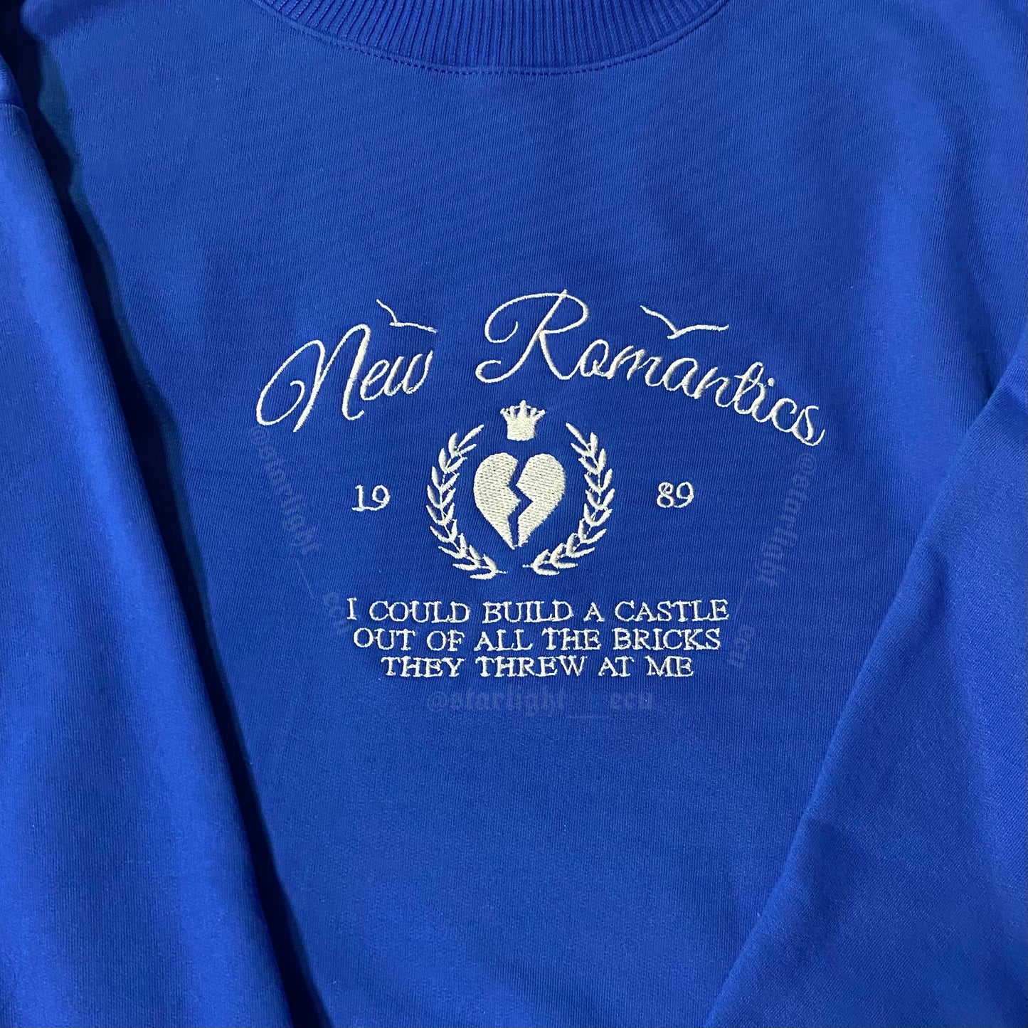 Buzo bordado new romantics