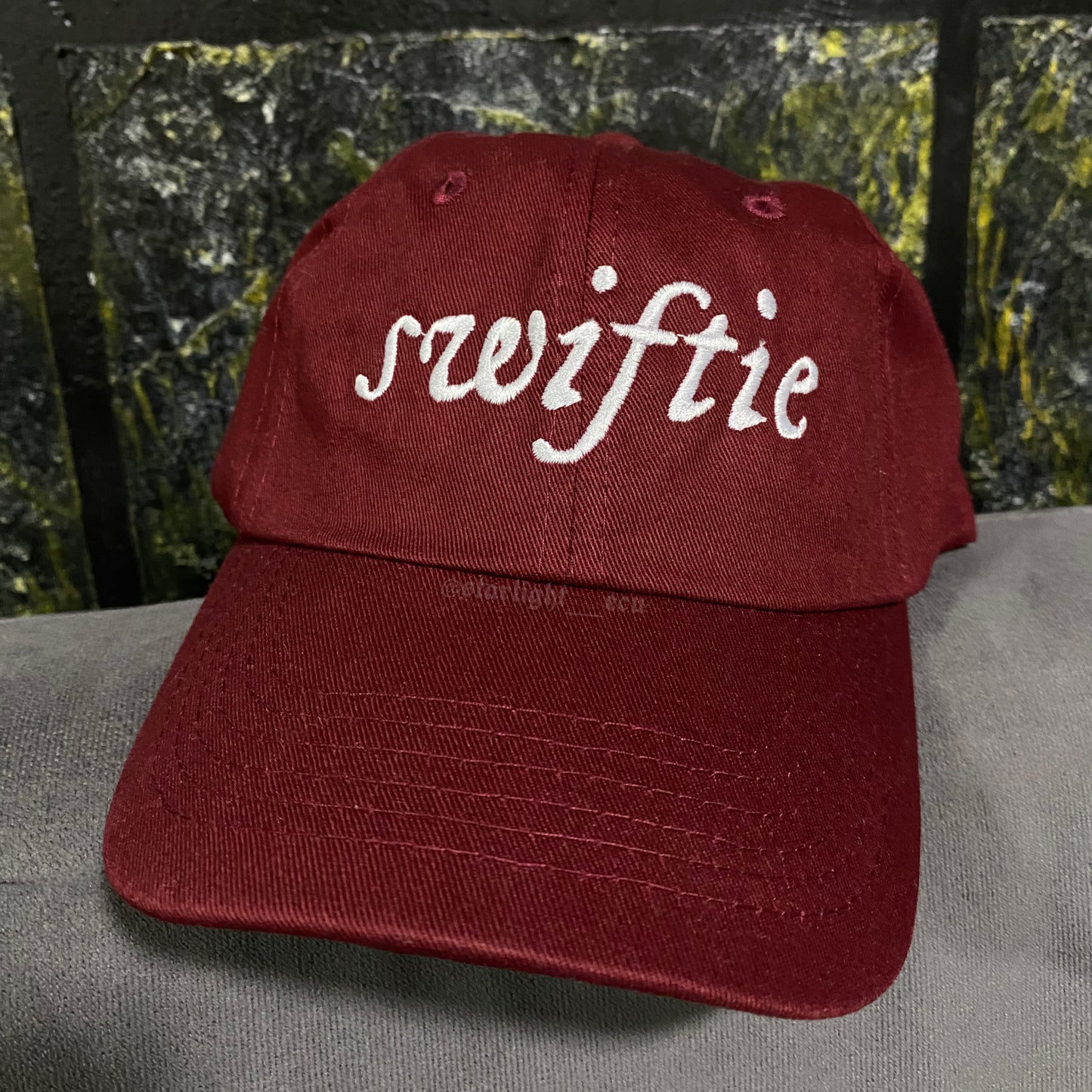 Gorra bordada swiftie
