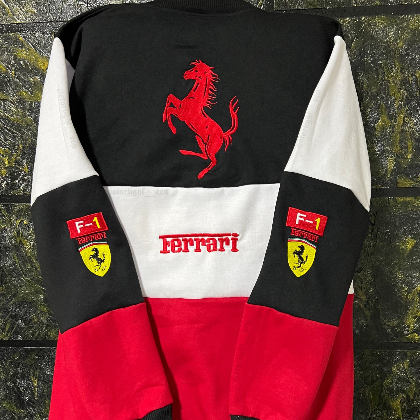 Buzo bordado Ferrari