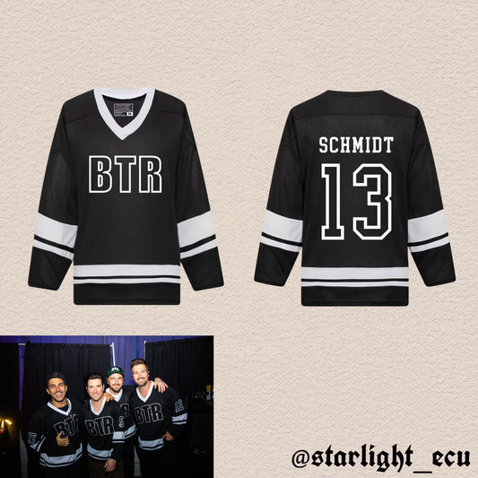 Buzo manga larga con cuello V oversized Schmidt 13 big time rush