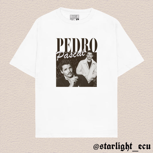 Camiseta blanca/gris Pedro pascal