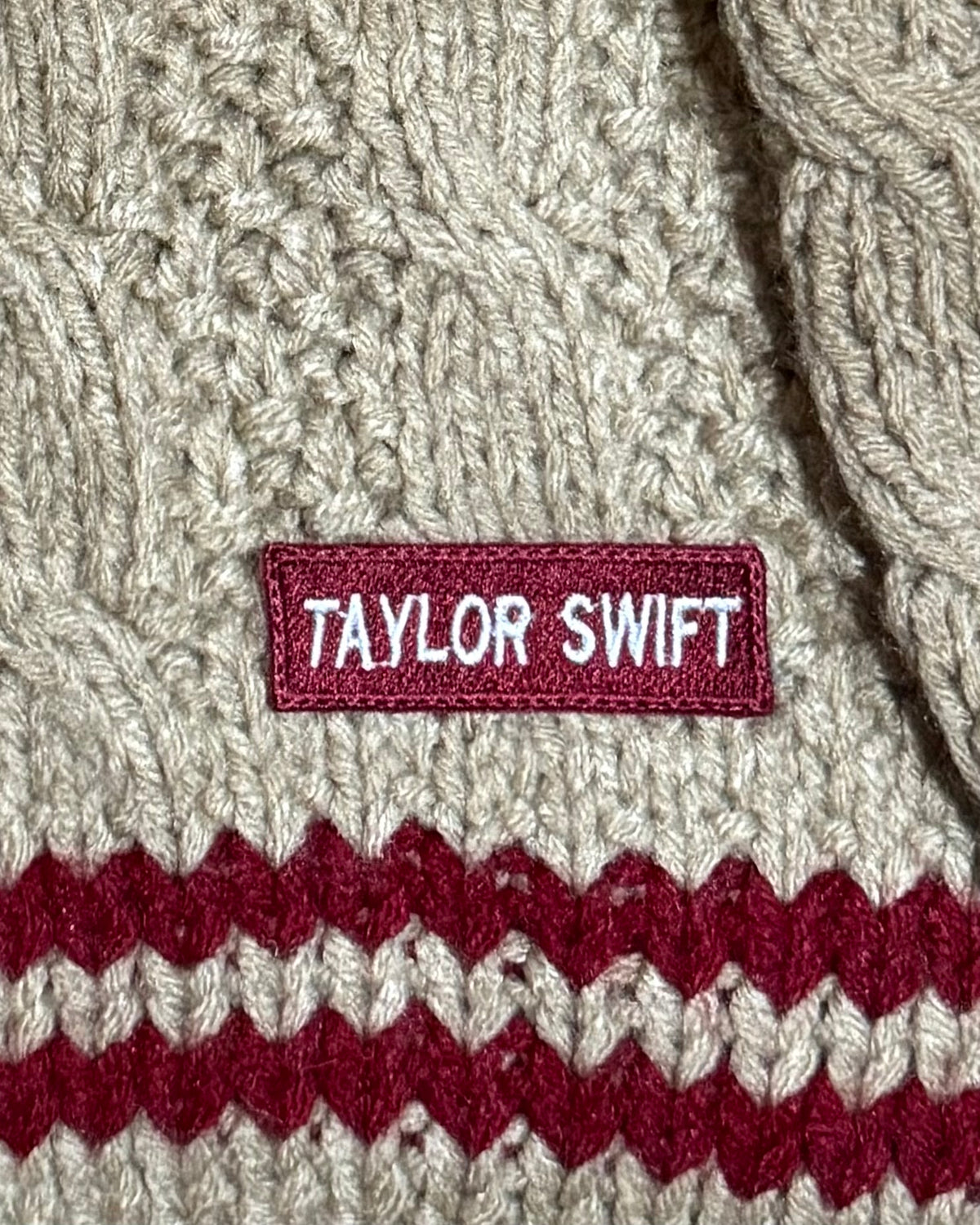 Cardigan holiday red