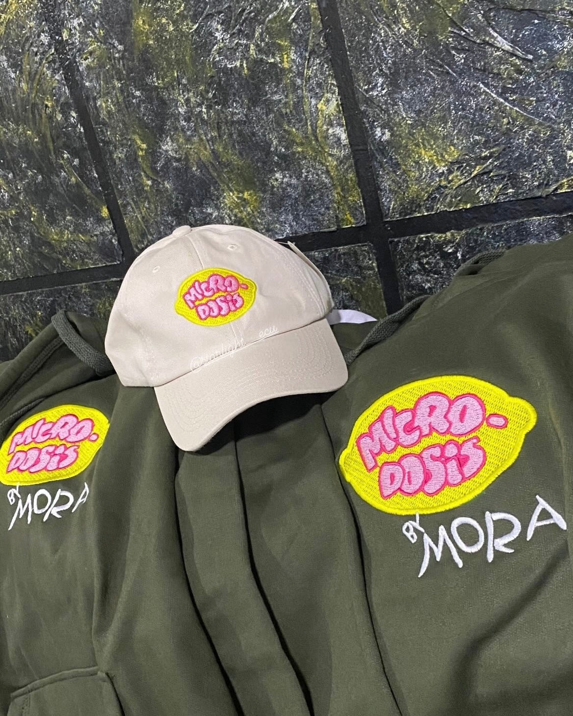 Hoodie bordado microdosis