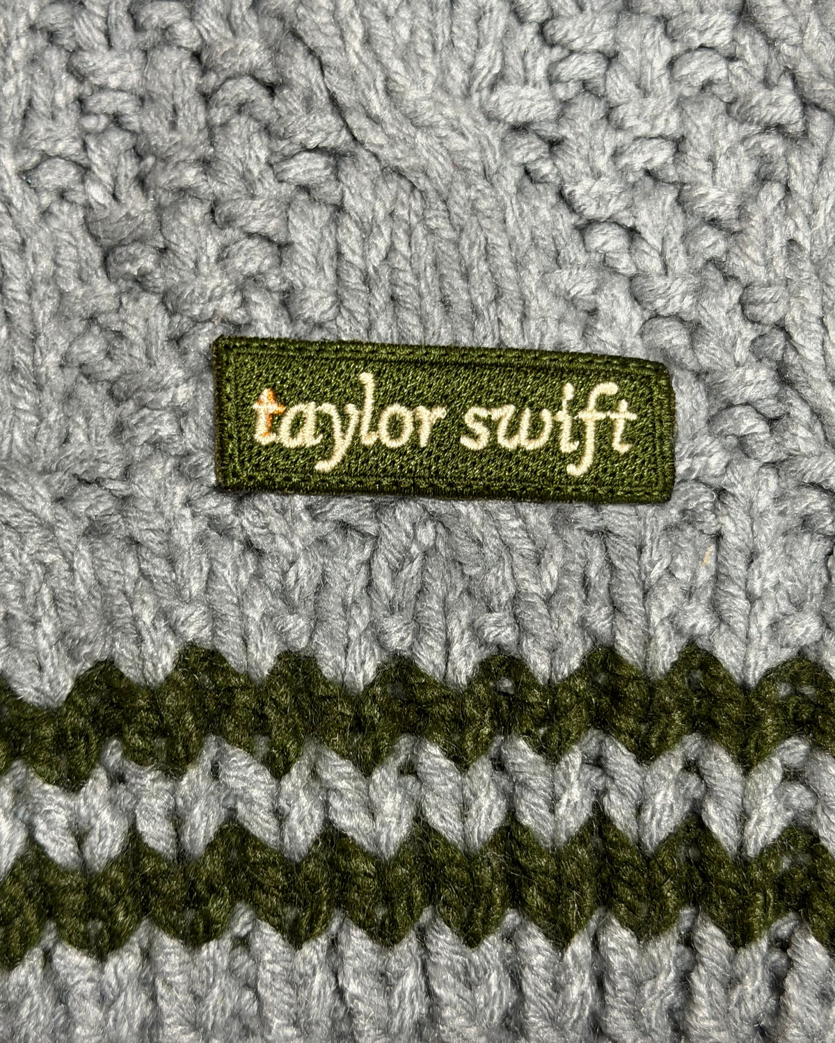 Cardigan gris con verde TS