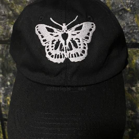 Gorra bordada mariposa harry styles